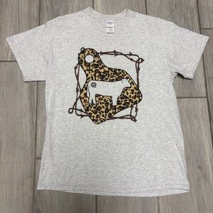 Girlie Girl Originals Cow Graphic T-Shirt – Light Grey – Size Medium